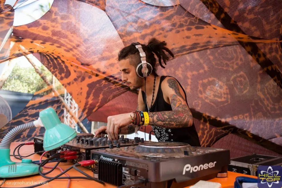 /wp-content/uploads/DJ-Hoppit.webp